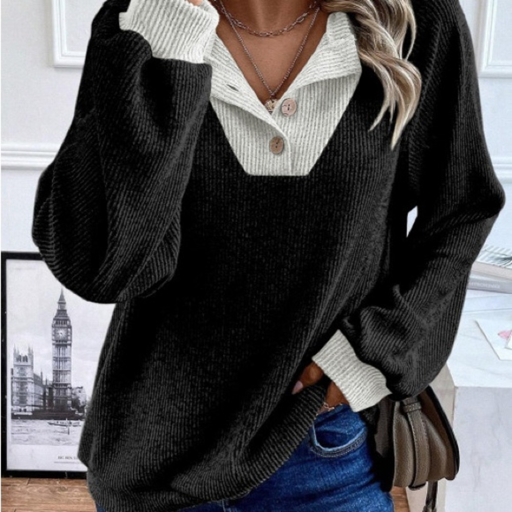 Women's Black and Cream Sweater